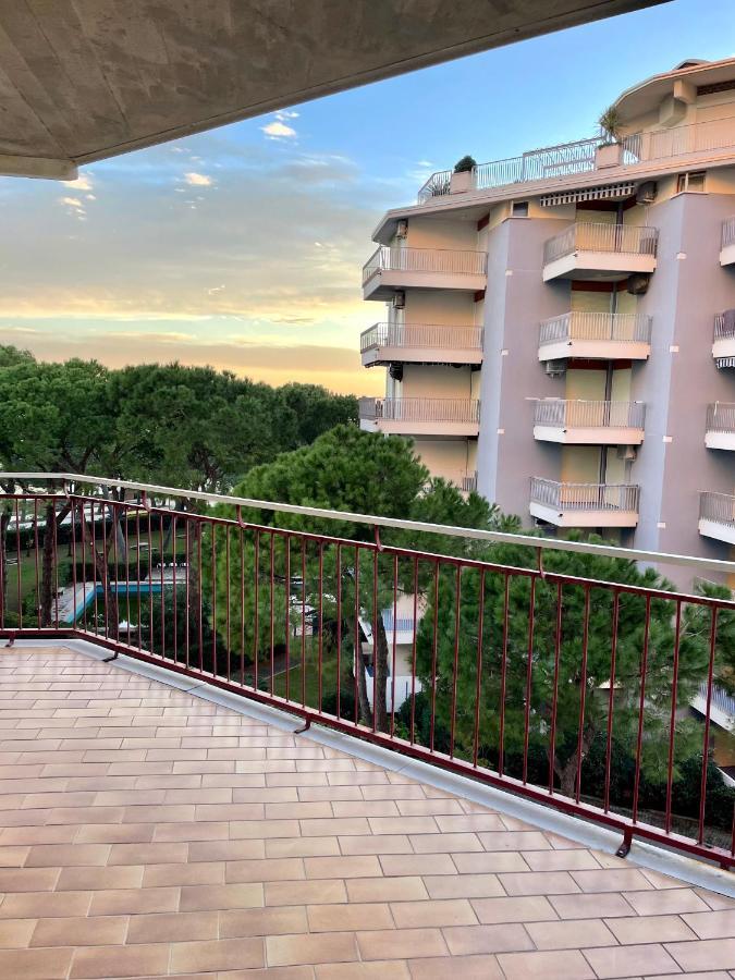 Residence Cristallo 4H Lignano Sabbiadoro Ngoại thất bức ảnh