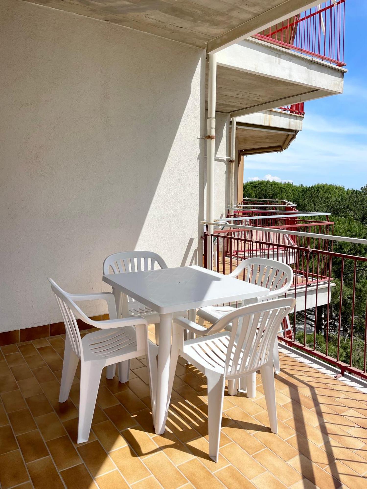 Residence Cristallo 4H Lignano Sabbiadoro Ngoại thất bức ảnh